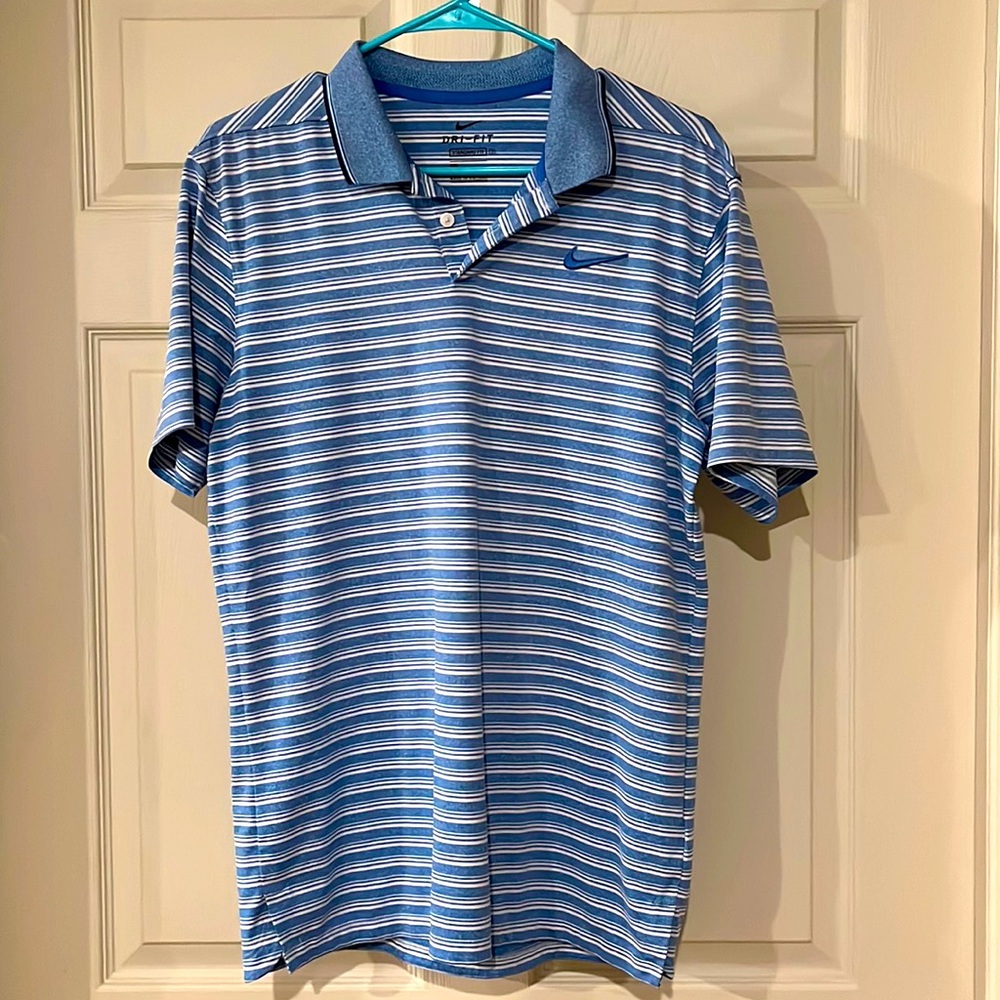 Like new mens Nike golf shirt